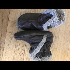Robeez lined soft sole boots